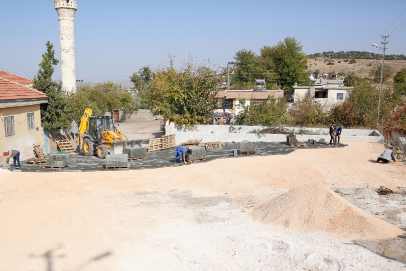 Şehitkamil’den Üçgöze Mahallesi’ne Kilitli Parke Taşı