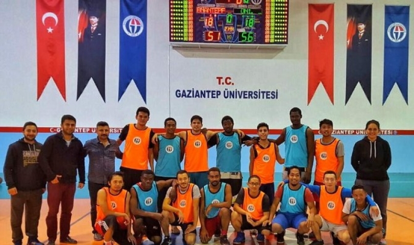 Uluslararası öğrenci topluluğundan basketbol müsabakası