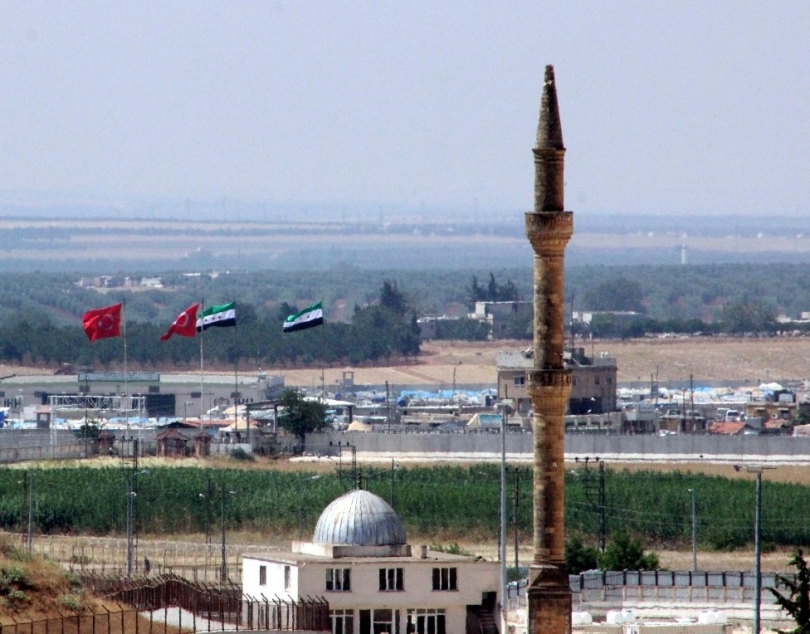 Afrin’e beklenen operasyonu öncesi Suriye sınırında birlikleri teyakkuzda