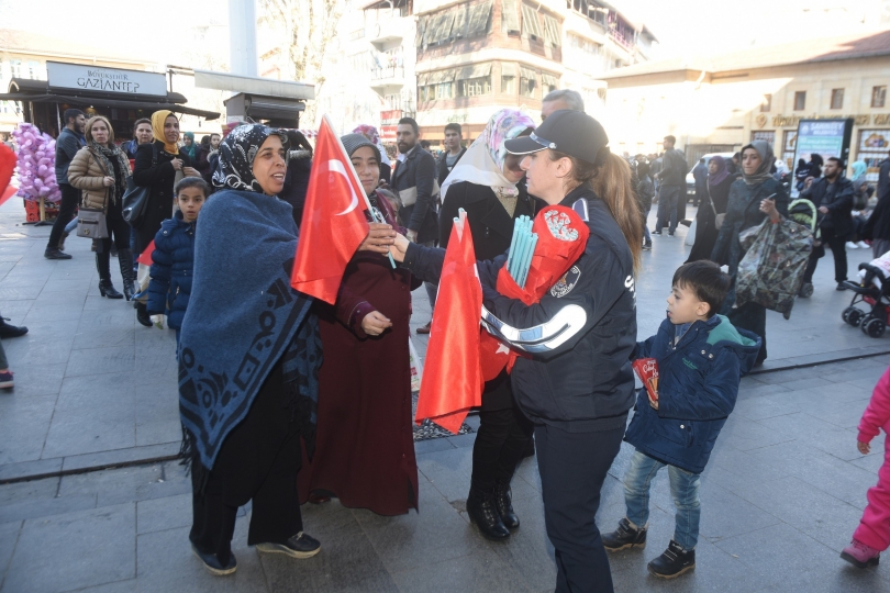 Şahinbey’den Dört Bir Yana Türk Bayrağı