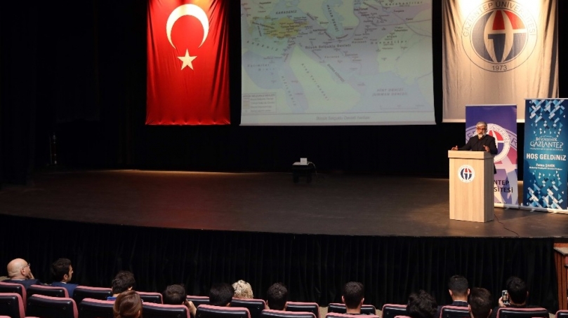 GAÜN’DE “Vezir Nizamülmülk ve Büyük Selçuklu Devleti” konferansı