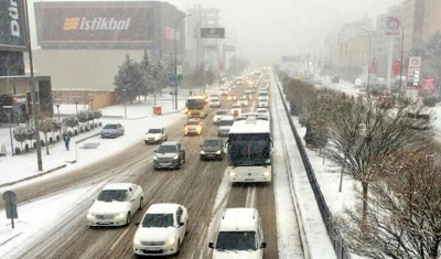 Kar Yağışı Devam Ediyor. Birçok Mahallede Yollar Kapalı