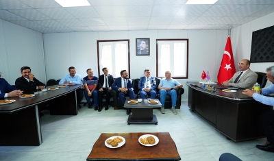Fadıloğlu ile Erdoğan, matbaa ve kuaför temsilcileriyle buluştular