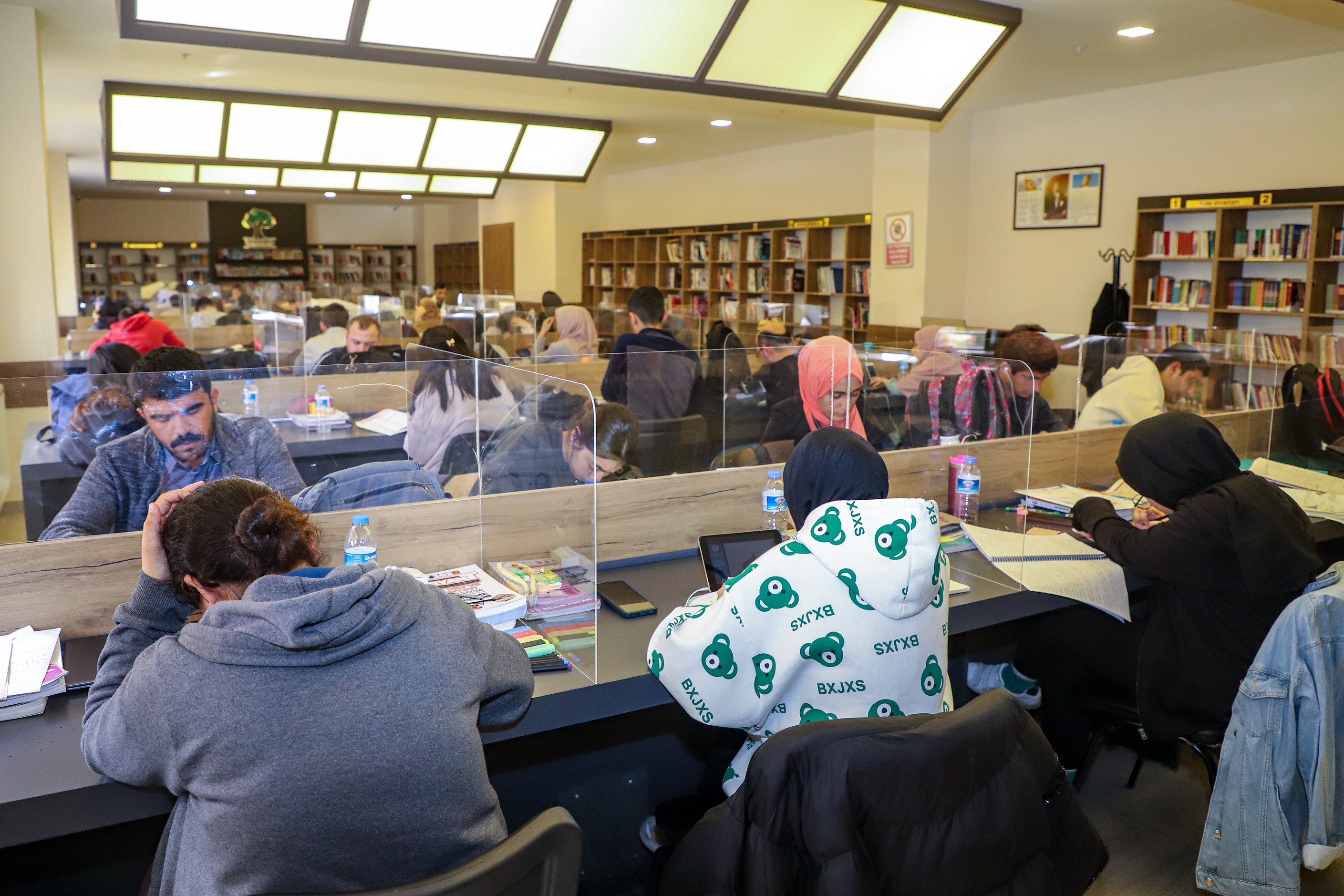 Şehitkamil’deki kütüphaneler yeniden hizmet vermeye başladı