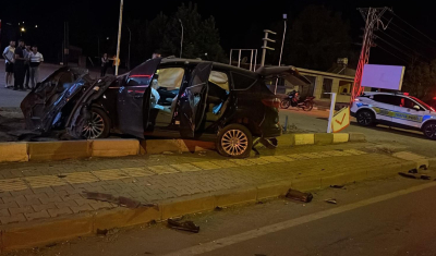 Araç karşı şeride uçtu