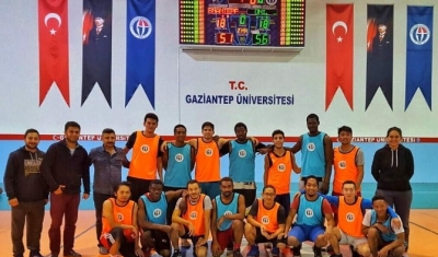 Uluslararası öğrenci topluluğundan basketbol müsabakası