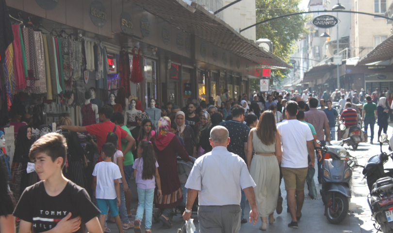 Çarşı ve pazarlarda bayram yoğunluğu