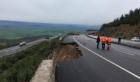 Aşırı yağış karayolunu çökertti